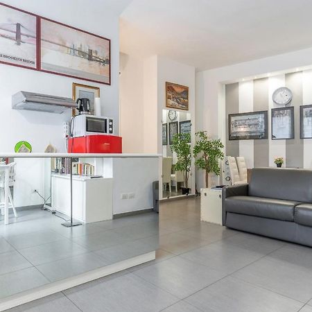 Ferienwohnung S. Ambrogio Square Mailand Exterior foto